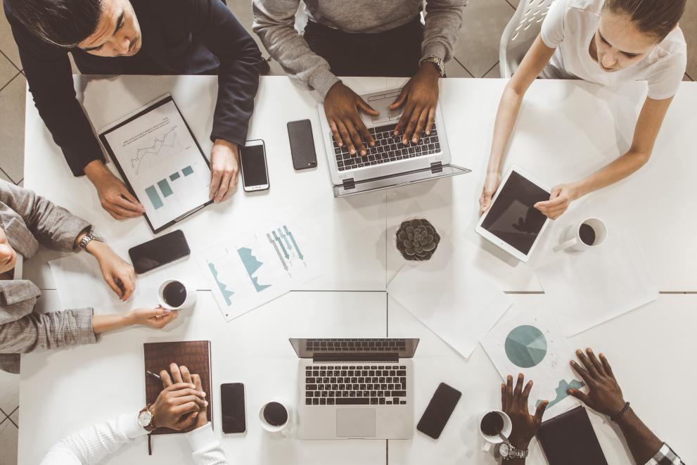 © xartproduction - stock.adobe.com top view work workplace