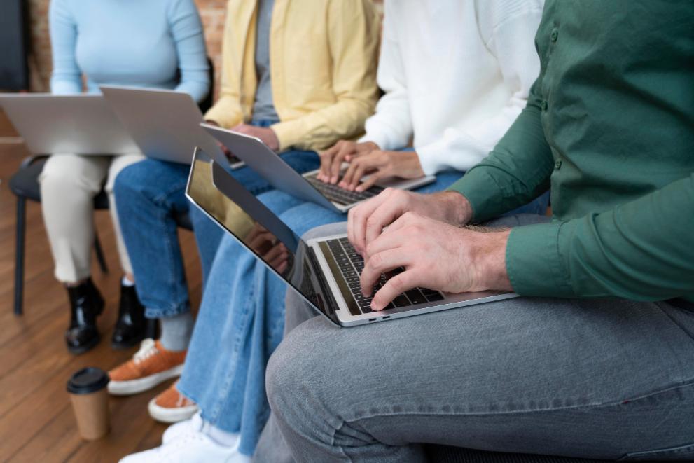 “Digital everywhere”: hundreds of free workshops for everyone “Digital everywhere”: hundreds of free workshops for everyone