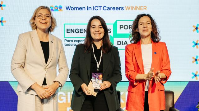 Women in ICT Careers winner: Engineers for a day  - Engenheiras por 1 dia